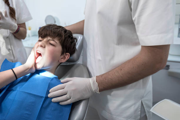 Best Emergency Tooth Extraction in Thedral City, CA